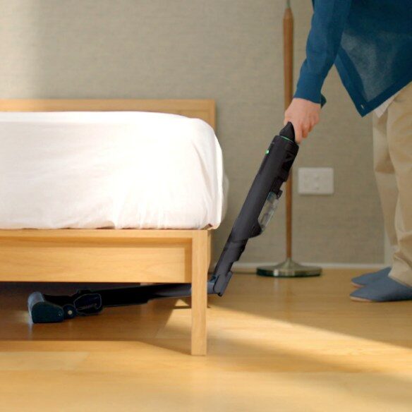 家具下も楽な「曲がるパイプ」